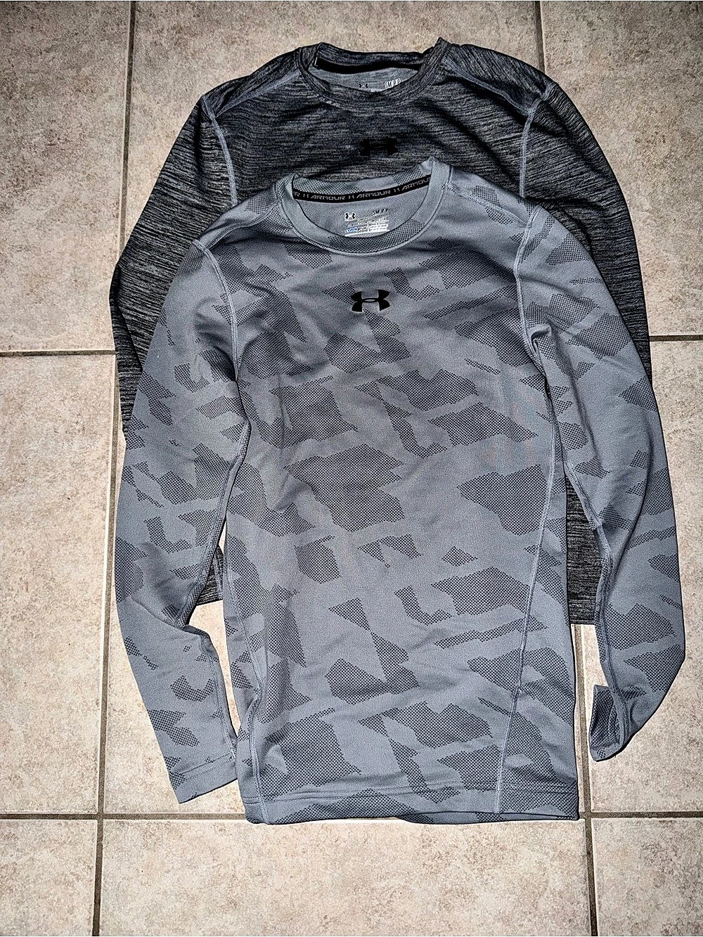 Under Armour Men’s Long Sleeve Shirts Size Small LOT of 2 Cold Gear Compression
